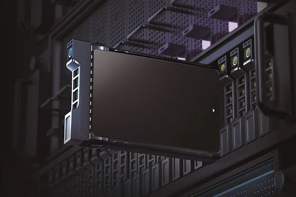Cad iad na réimsí feidhmchláir do thiomáineann soladstaide (SSDs)?